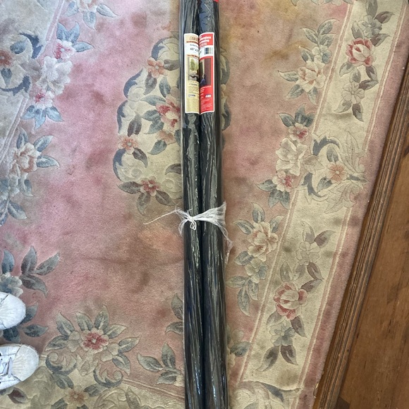 Window screen mesh - Picture 2 of 3